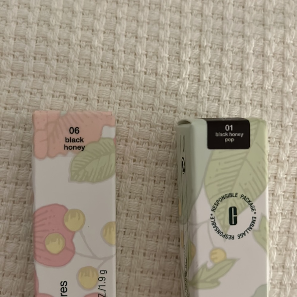 Clinique almost lipstick in color black honey full size